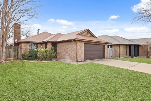 607 Saunders Dr, Round Rock, TX, 78664-2747 | Card Image