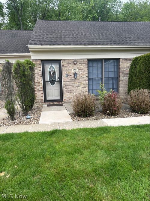 1621 Westhampton Dr, Youngstown, OH, 44515-3860 | Card Image