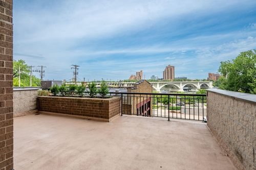 117-401 1st Street S, Minneapolis, MN, 55401 | Card Image