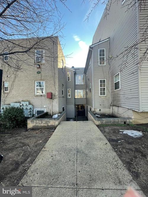 c02-612 Eastern Ave Ne, WASHINGTON, DC, 20019-2811 | Card Image