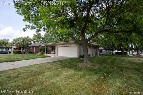 36816 Pepper Ct, Sterling Heights, MI, 48312-3274 | Card Image
