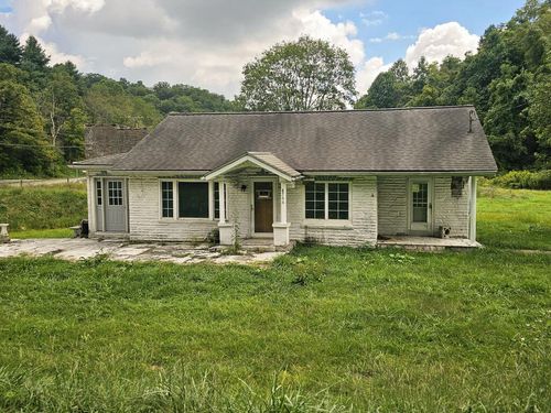 8766 Dry Fork Rd, North Tazewell, VA, 24630-8725 | Card Image