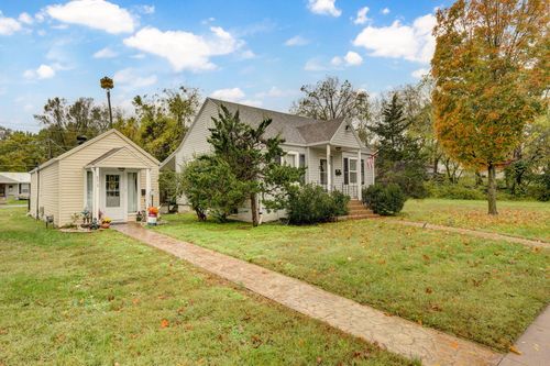 423 E Center St, Mount Vernon, MO, 65712-1102 | Card Image