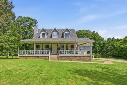 131 Pin Oaks Ln, Hohenwald, TN, 38462-5234 | Card Image