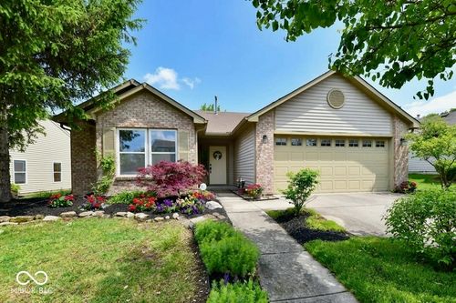 11240 Blue Meadow Dr, Fishers, IN, 46037-4107 | Card Image