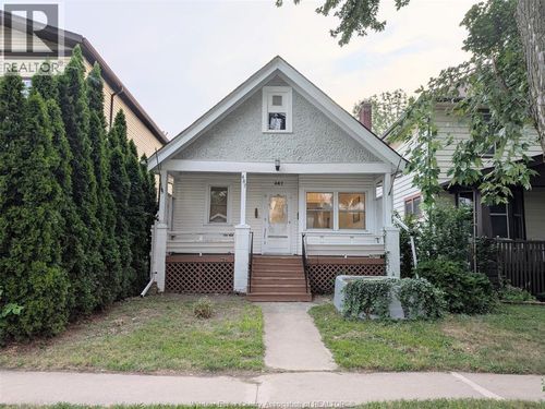 487 Elm Ave, Windsor, ON, N9A5H2 | Card Image