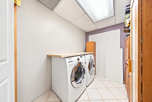 1209 River Oak Dr, Naperville, IL, 60565-2712 | Card Image