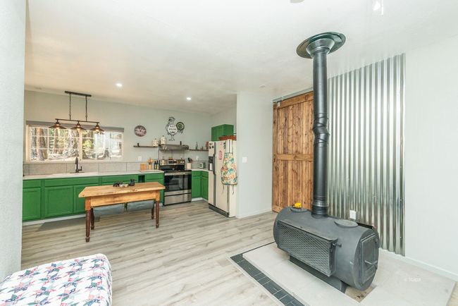 living room | Image 9