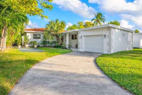 7517 Cutlass Ave, North Bay Village, FL, 33141-4113 | Card Image
