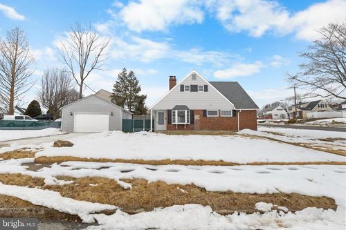 727 Sherrie Rd, PHILADELPHIA, PA, 19115-3519 | Card Image