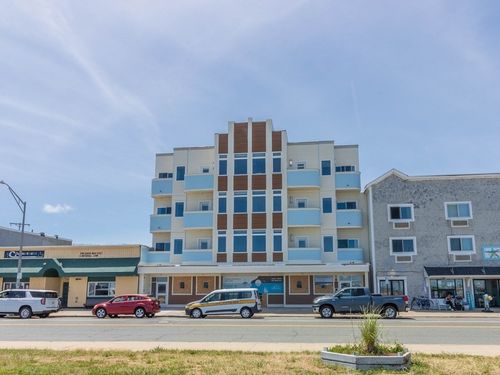 apt-407-163 Nantasket Ave, Hull, MA, 02045-3075 | Card Image