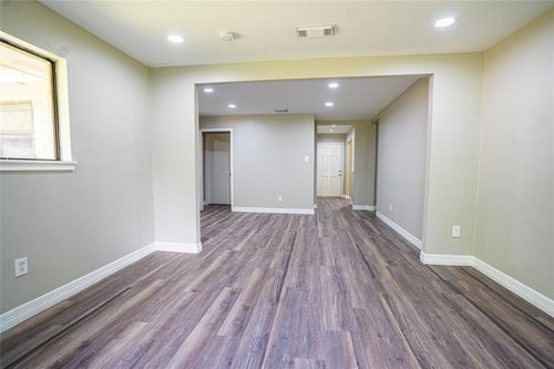 7130 Heath St, Houston, TX, 77016-2316 | Card Image