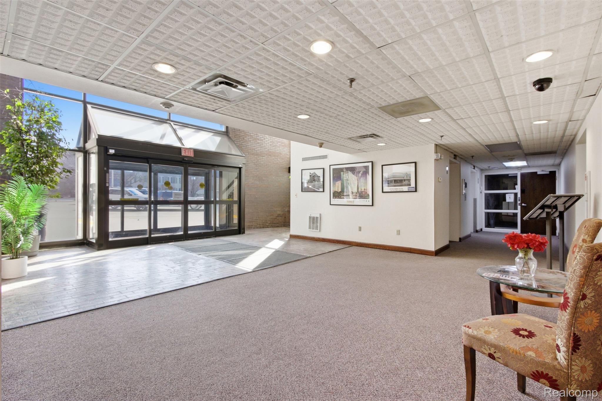 Commercial Lease in Detroit 5