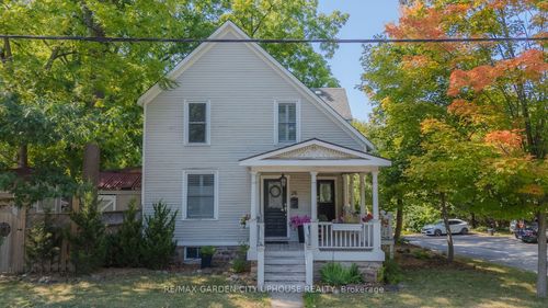 26 Mountain St, Grimsby, ON, L3M3K1 | Card Image