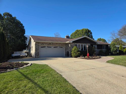 7003 Park Cir, Middleton, WI, 53562-1609 | Card Image