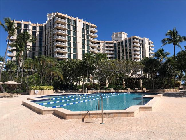 B502 - 1111 Crandon Blvd, Condo with 2 bedrooms, 2 bathrooms and null parking in Key Biscayne FL | Image 8