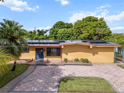 5430 W 14th Ave, Hialeah, FL, 33012-2211 | Card Image