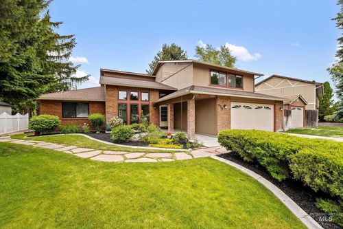 575 N Pebble Beach Way, Eagle, ID, 83616-5183 | Card Image