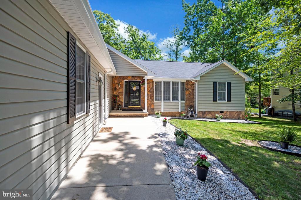 Residential in LOCUST GROVE 4
