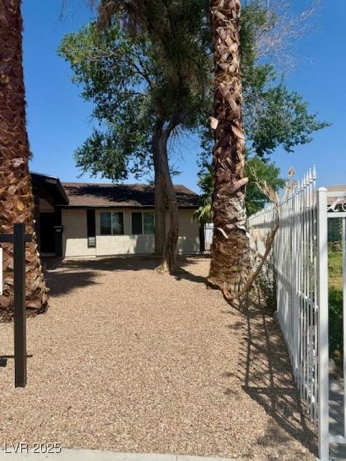 432 Anchor St, Las Vegas, NV, 89110-3150 | Card Image