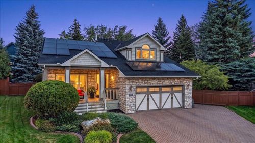 451 Hawkview Manor Cir Nw, Calgary, AB, T3G2Z2 | Card Image
