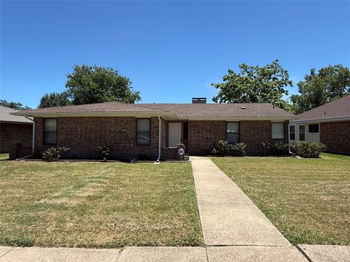 814 Villa Ridge Dr, Garland, TX, 75043-2659 | Card Image
