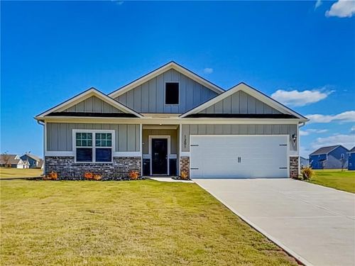 1201 Fendt Dr, Locust Grove, GA, 30248-1108 | Card Image