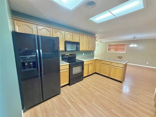 1702 N Crumley St, Guymon, OK, 73942-2823 | Card Image
