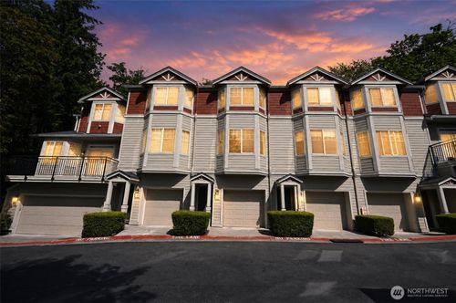11-2628 139th Ave Se, Bellevue, WA, 98005-4085 | Card Image