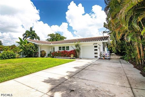 1300 Thompson St, North Fort Myers, FL, 33903-3608 | Card Image