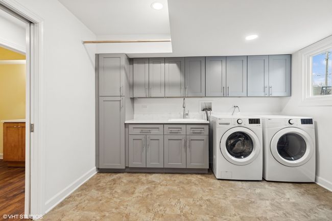 940 S Cedar Ave, House other with 4 bedrooms, 3 bathrooms and 2 parking in Elmhurst IL | Image 22