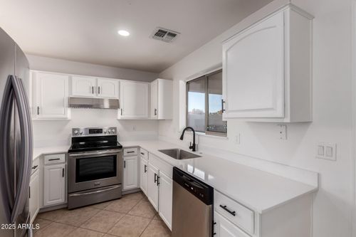 5926 S 16th Dr, Phoenix, AZ, 85041-4647 | Card Image