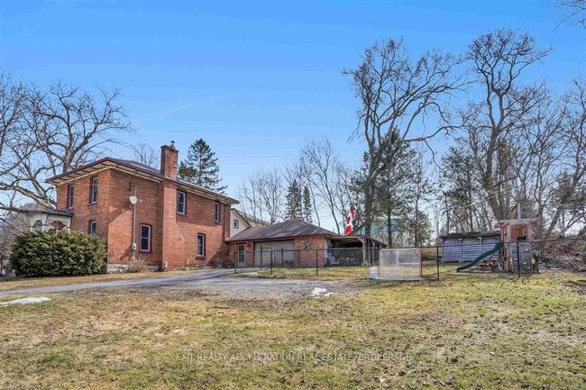 6 Elizabeth St, House other with 4 bedrooms, 2 bathrooms and 4 parking in Newburgh ON | Image 33