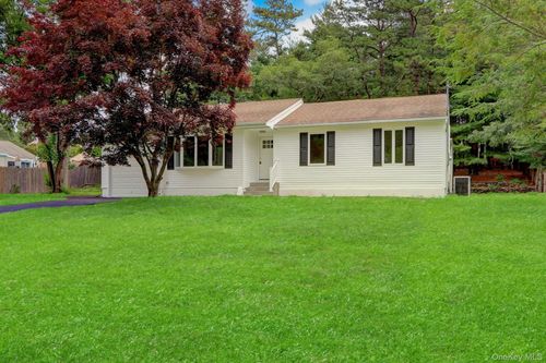 181 Wading River Hollow Rd, Ridge, NY, 11961-2314 | Card Image