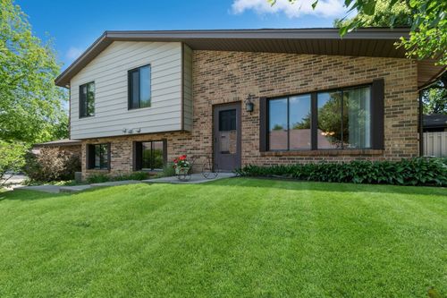 1044 Zanzibar Ln N, Plymouth, MN, 55447-3140 | Card Image