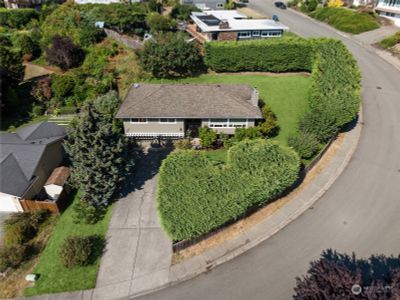 12108 SE 20th Place, House other with 4 bedrooms, 2 bathrooms and 2 parking in Bellevue WA | Image 1