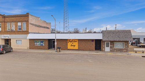 9 N Main St, Groton, SD, 57445-2232 | Card Image
