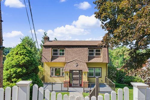 33 Grandview Dr, Mahopac, NY, 10541-4114 | Card Image