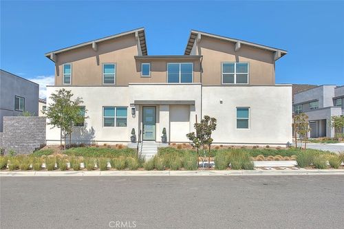 15820 Caterpillar Dr, Fontana, CA, 92336-5588 | Card Image