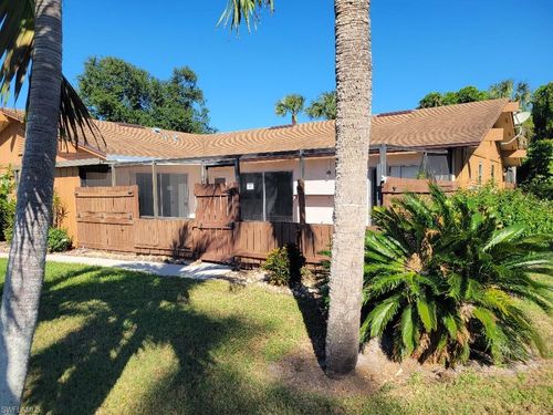 5629 Foxlake Dr, NORTH FORT MYERS, FL, 33917-5648 | Card Image