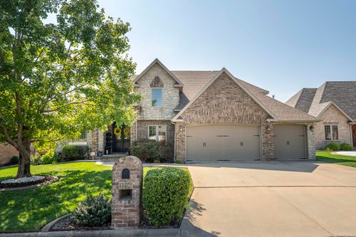 3206 W Knob Hill St, Springfield, MO, 65810-2056 | Card Image