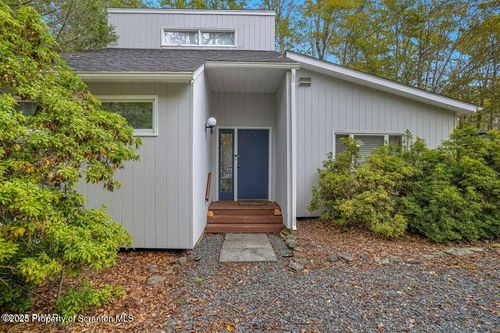 1045 Mountain Top Dr, Lake Ariel, PA, 18436-8095 | Card Image