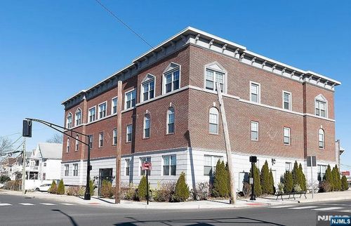 7 Myrtle St, Bloomfield, NJ, 07003-4757 | Card Image