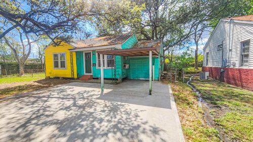 2739 Montrose Ave, Groves, TX, 77619-2630 | Card Image