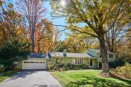 44 Sheffield Ln, Northampton, MA, 01062-1337 | Card Image