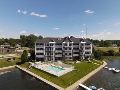 5 - 10005 N Turkey Creek Road, Condo with 4 bedrooms, 3 bathrooms and null parking in Syracuse IN | Image 1