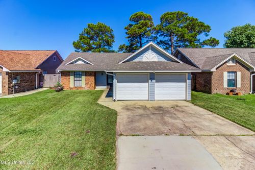 883 Laurelwood Dr, Biloxi, MS, 39532-4249 | Card Image