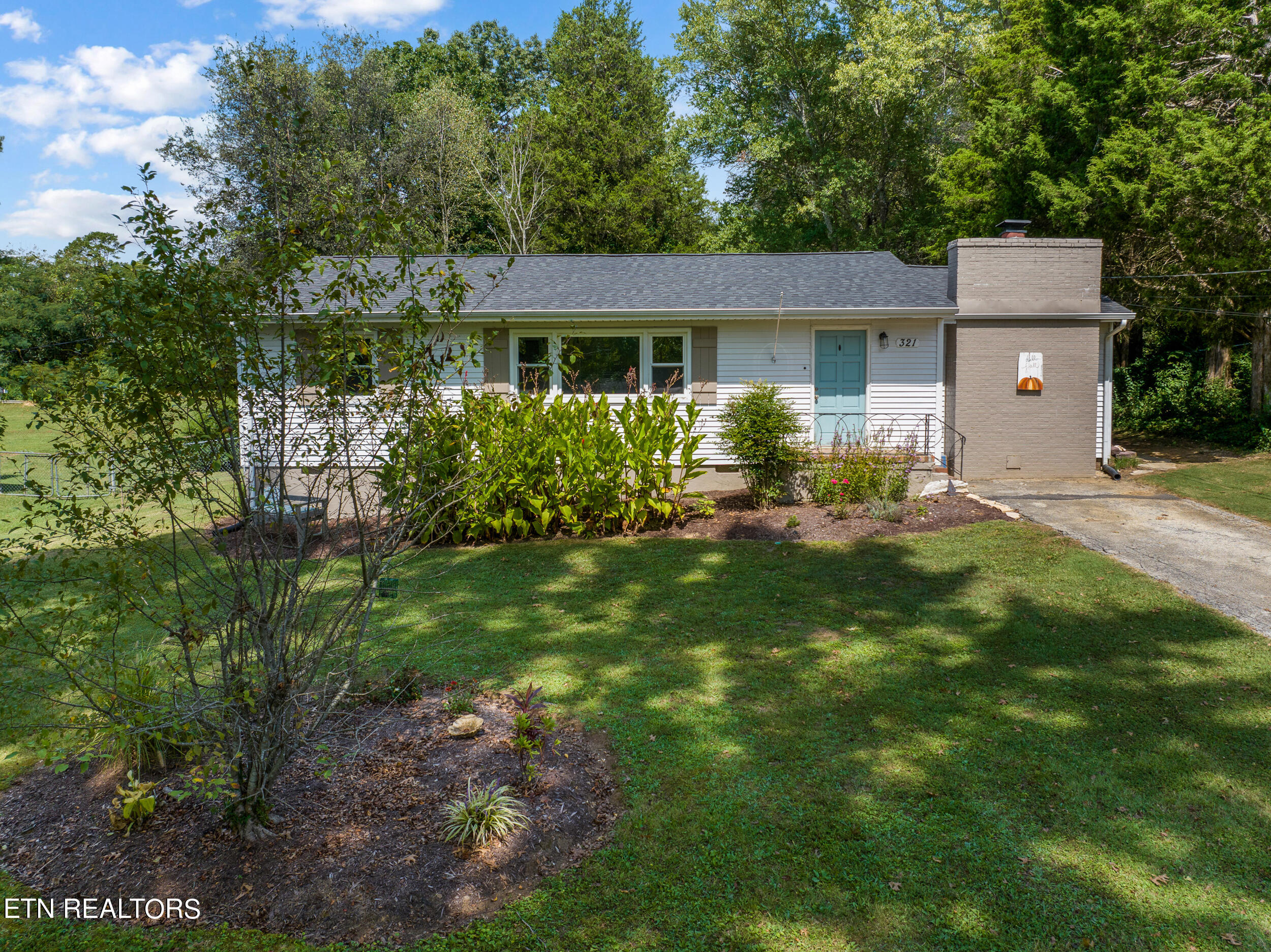 Sarvis Dr, Knoxville, TN 37920