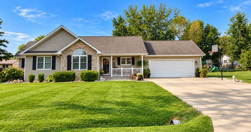 710 Prince Dr, Pinckneyville, IL, 62274-1902 | Card Image