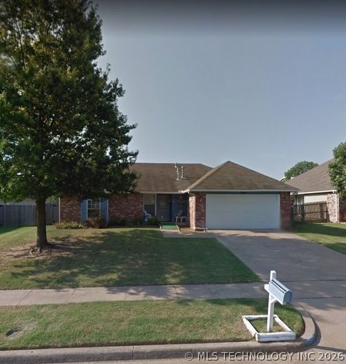 2509 Honolulu St, Broken Arrow, OK, 74012-7470 | Card Image